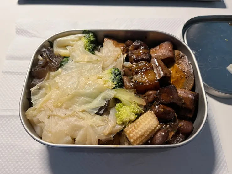 懶得一一稱重,直接沿用昨天的熱量了。