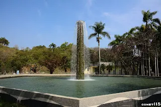 如同噴水池一般的平壓塔