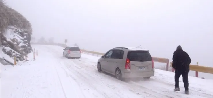 南投武陵下雪