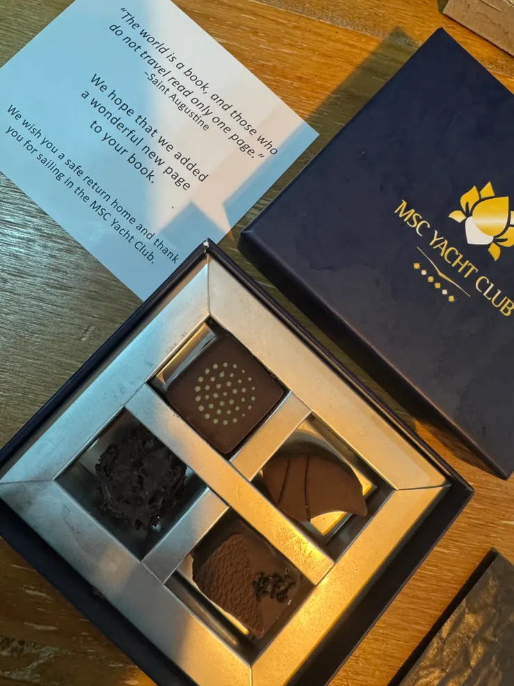 最後一晚的小禮，看起來也是高級巧克力呢