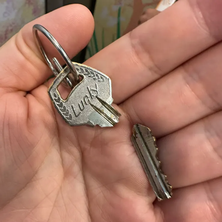 旅館鑰匙被我扭斷？？ 我這是練出神力了嗎？？