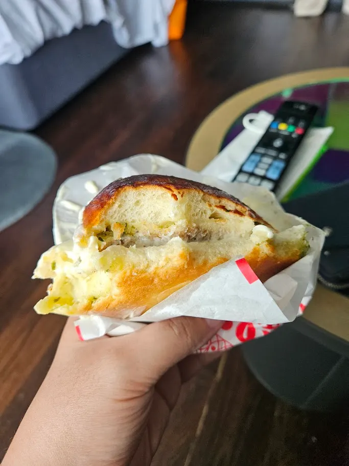 廣藏市場的大蒜麵包，這個真的好吃