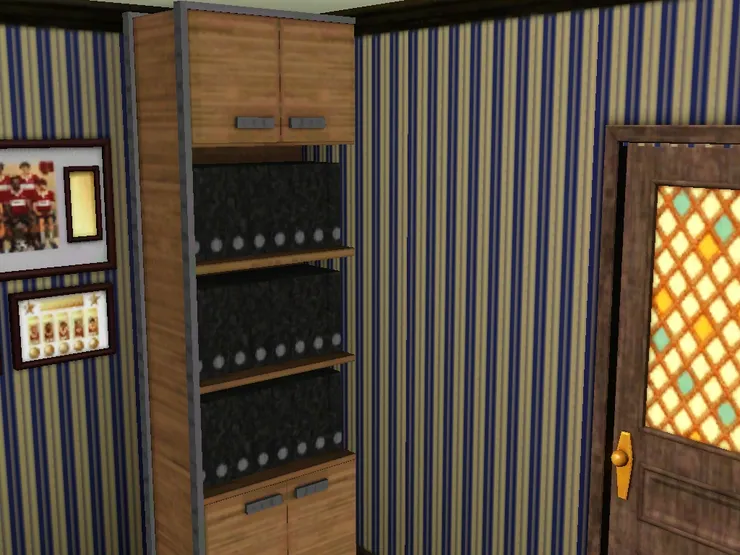 全店最重要的文件櫃，所有員工資料、店的行政文件都收藏在店長室裏。