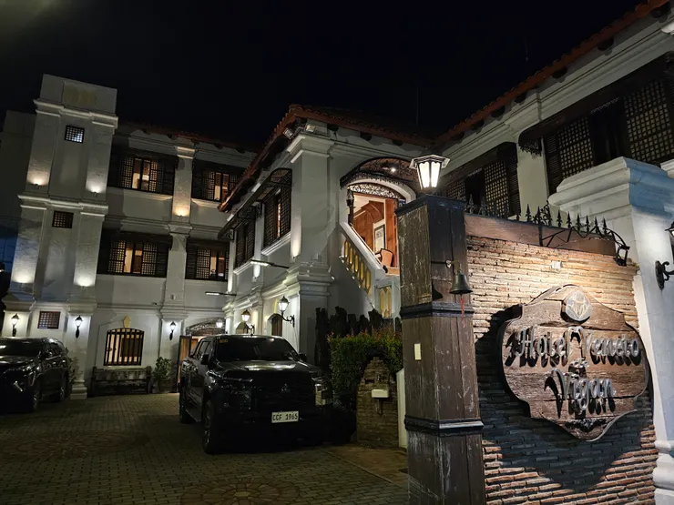 古城建築改建成飯店形式