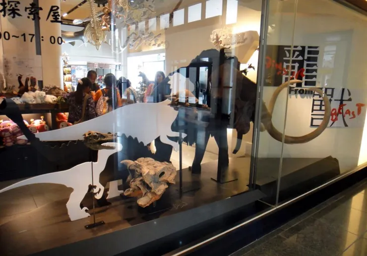 重新設計的正面櫥窗