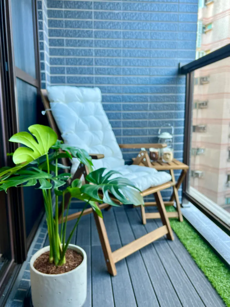 陽光下家中一隅:為自己留一個安靜坐下的角落。