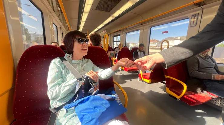 短程通勤列車等也會查票喔