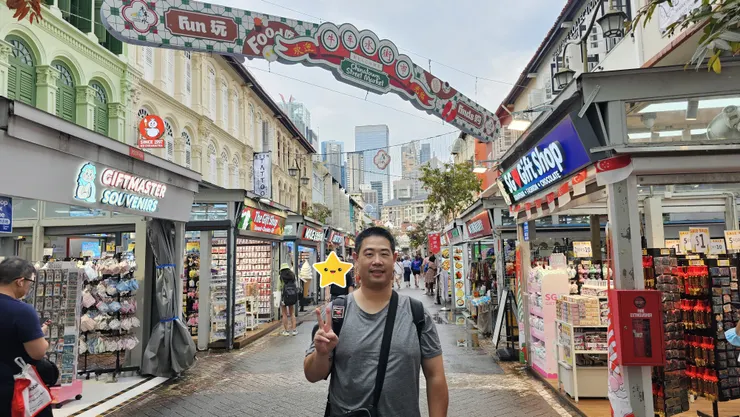 牛車水街市可以買到許多便宜的新加坡紀念品!