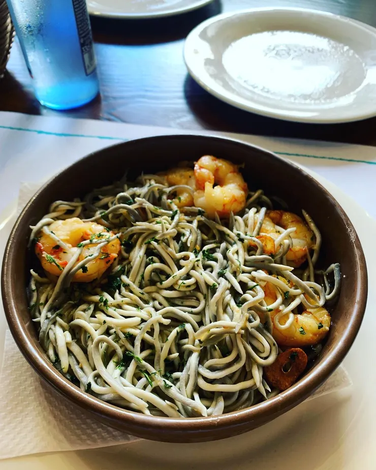 圖六：乍看像蛆但其實很美味的幼鰻