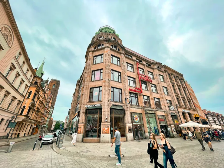 巴拉什兄弟百貨公司 shot by Emma @ Wrocław, Poland.  06/2024.