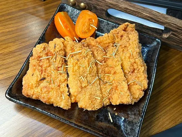 *(台中美食)雅典鑄鐵特色鍋燒意麵 / Life Bar餐酒