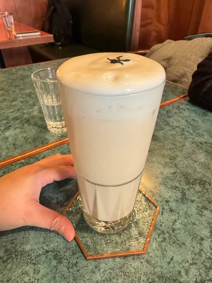 蘋果肉桂鮮奶茶，200/杯