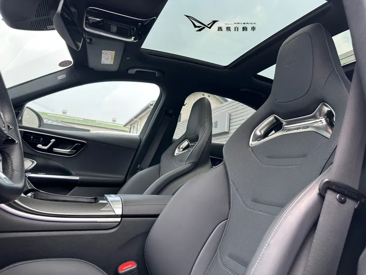 日規C63SE外匯車內裝