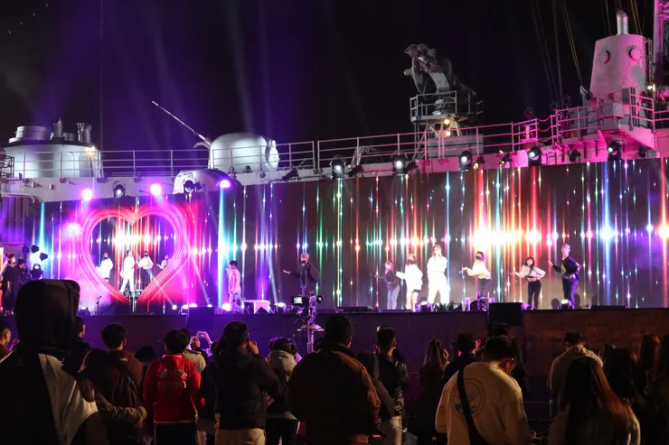 數百位觀眾觀賞安心亞彩排