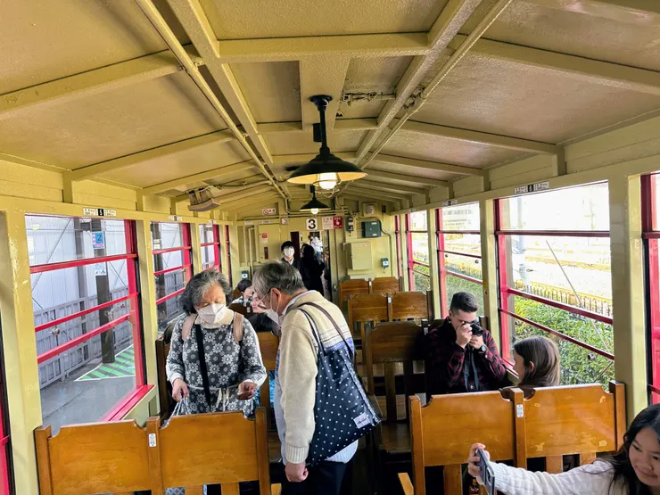 舊列車在利用，讓我們可以體驗昭和時期的火車內裝