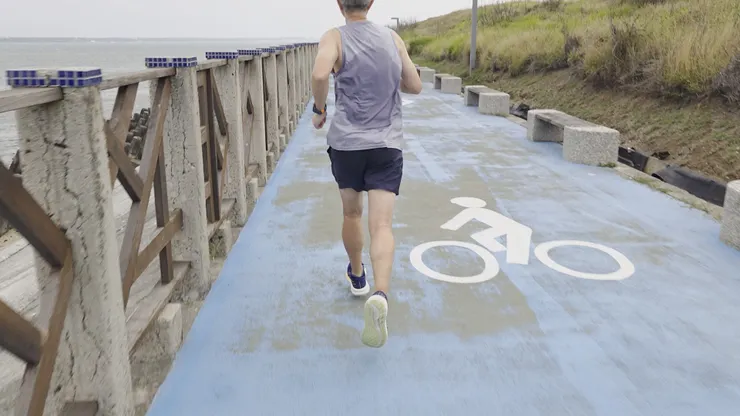 晨跑馬公西岸 光榮海堤