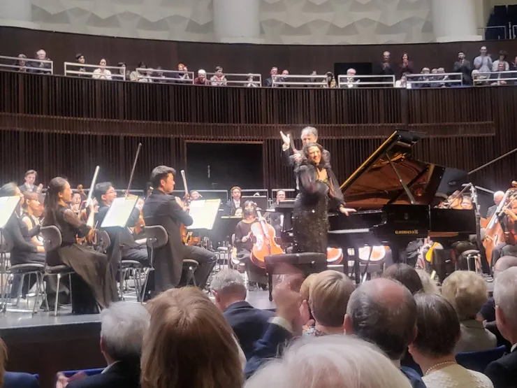 在德國時間11日晚間，由NSO音樂總監準・馬寇爾帶領樂團，和法籍喬治亞鋼琴家卡蒂雅．布尼亞季什維莉一起演奏經典的柴可夫斯基第一號鋼琴協奏曲。