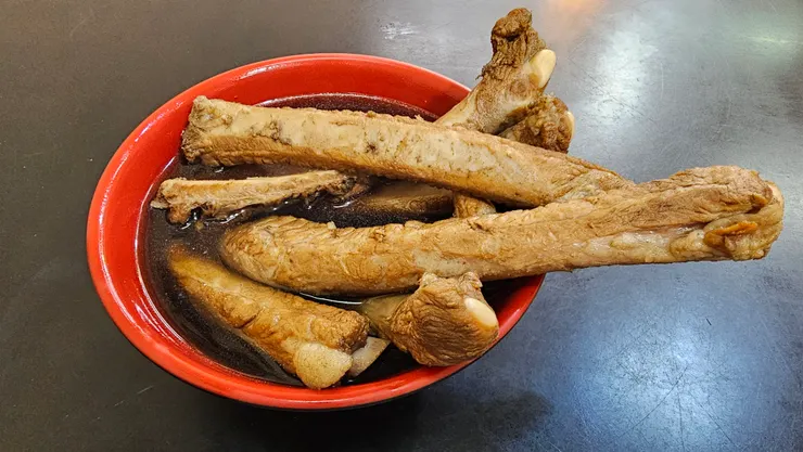 我們點藥燉肋排來吃!