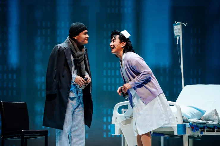 鳳君靈魂徘徊在弘哥身邊，請弘哥促成阿梅與父親合好。（圖片來源：https://www.facebook.com/weiwuyingcenterforthearts）