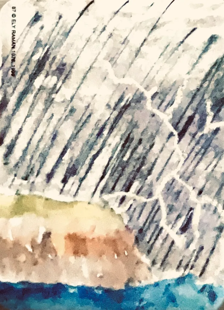 海邊岩岸正受狂風暴雨拍打