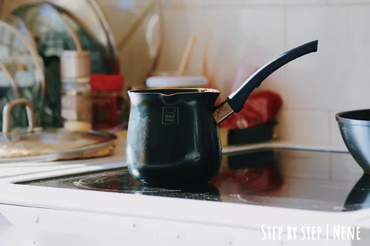 塞爾維亞的土耳其咖啡壺(英:Cezve 塞:Џезва)