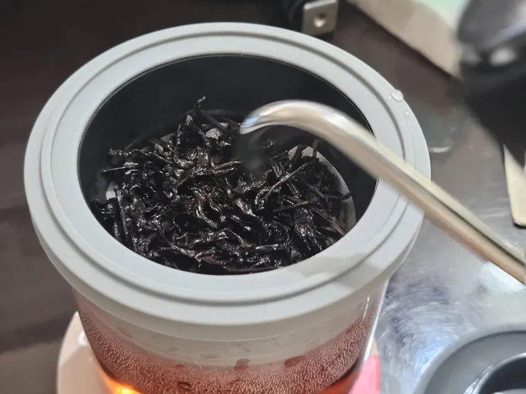 不知道是茶葉好，還是工具好，反正喝下的茶湯真棒