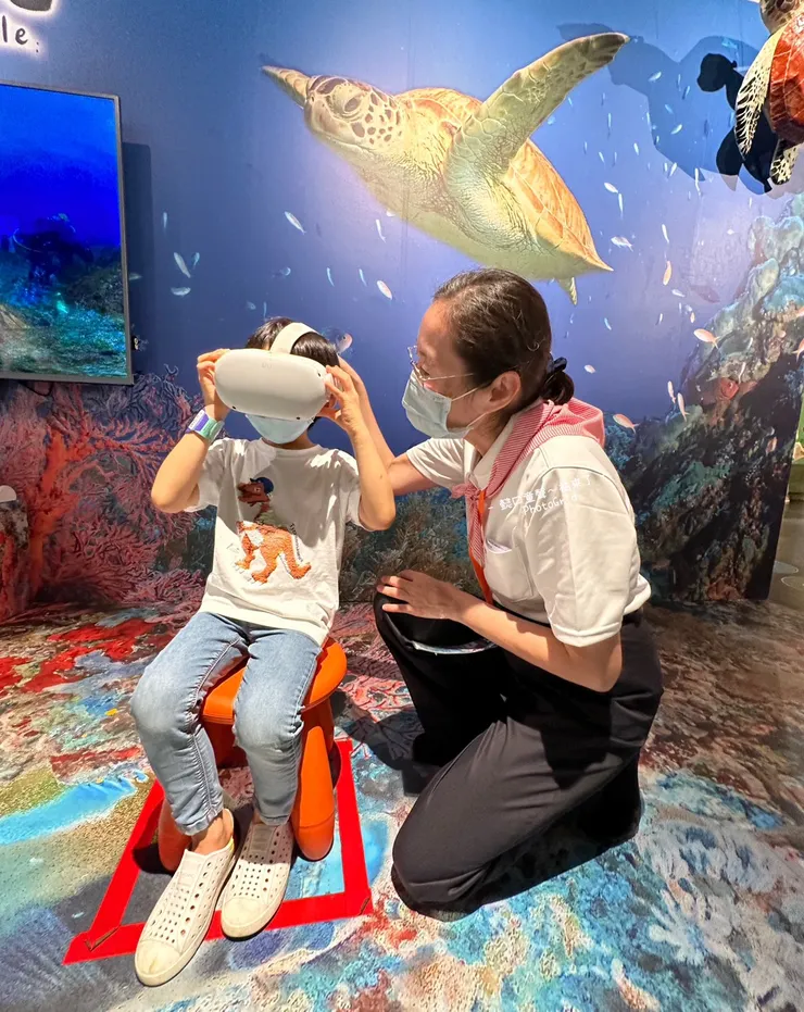 透過互動,讓孩子了解環保議題。愛地球從自己做起。