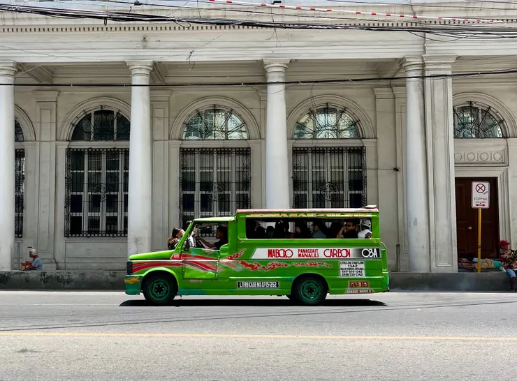 職涯路上車別開太快