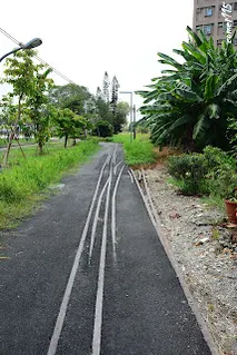 [往糖廠(南)方向拍]