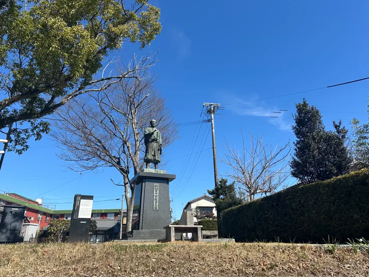 在柳川河旁的田中吉政公之像