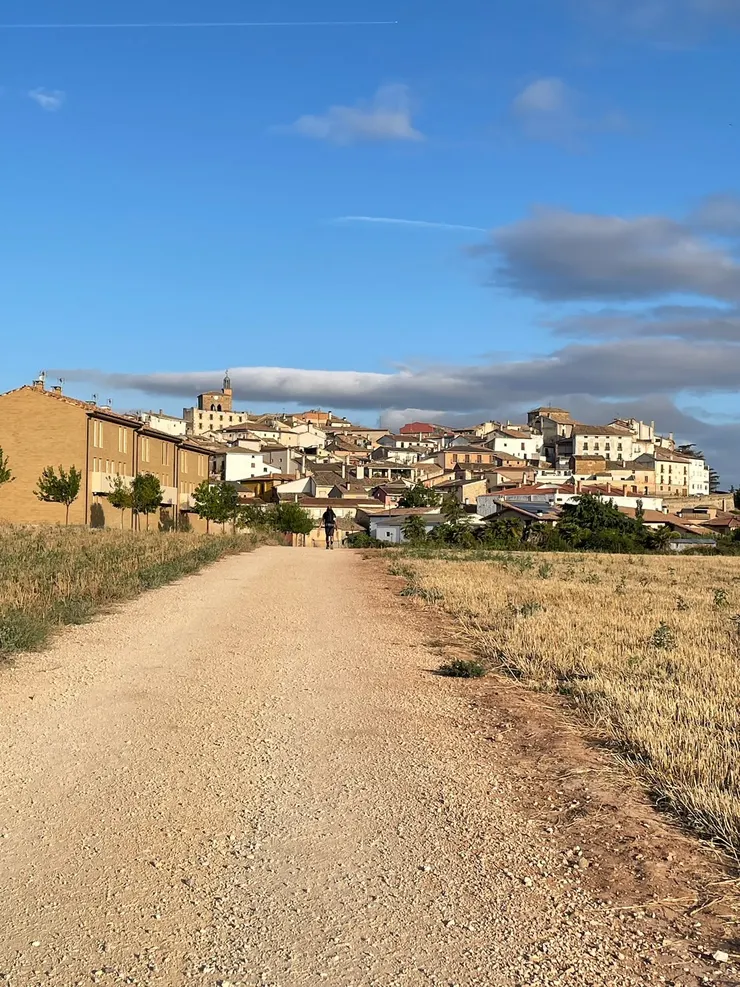 每次由山林間進入城鎮時的畫面  都會有種莫名的感動 於是我手機裡有很多不同路段進城前的畫面照片