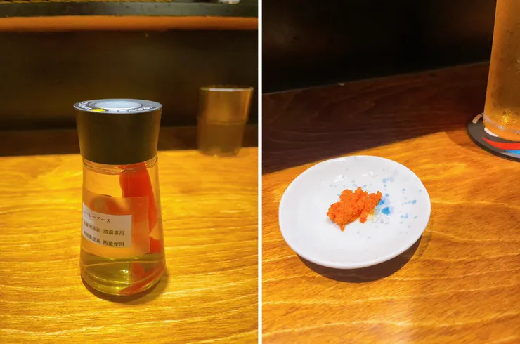 店內提供兩種辣椒，右邊的辣椒是要跟老闆要