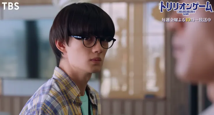 阿學看著阿陽，雖然曾無條件信任，但這次心中產生動搖。