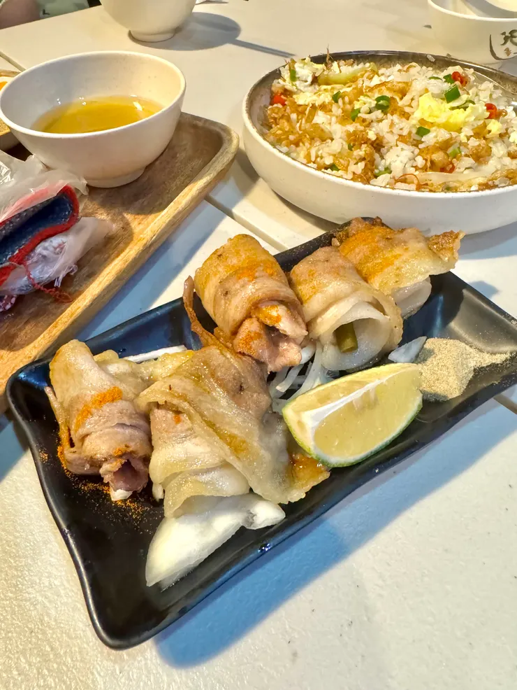 豬五花卷剝皮辣椒（240元）