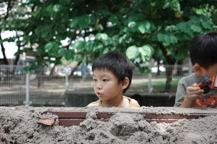 即便只是一個慣例遊玩的公園早晨，也有值得留下的感覺