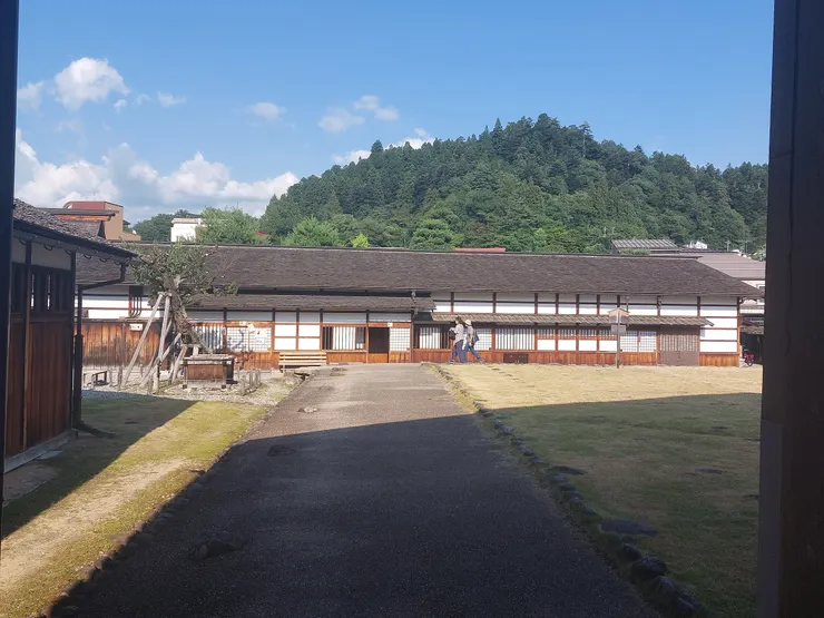 乍看之下高山陣屋的範圍不太大，但其實還蠻寬廣的~