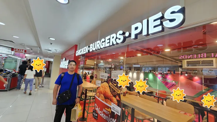 快樂蜂的招牌就是漢堡、炸雞和派!