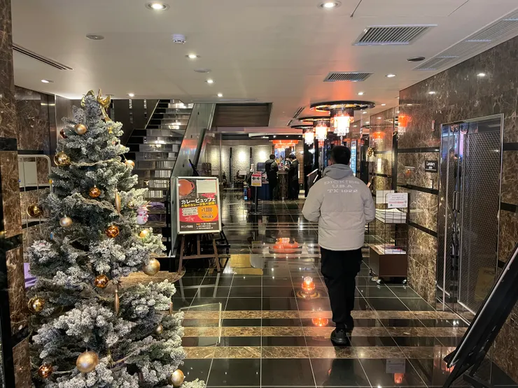 APA飯店-名古屋榮北大廳有點酒店感，很像金錢豹之類