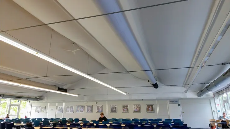 學生餐廳的薄膜結構