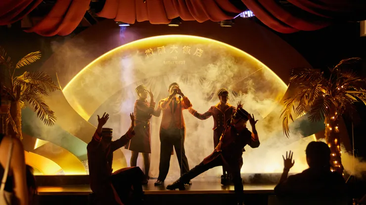 (驚喜製造 Surprise Lab 出品的《微醺大飯店》2025 年首次開放接客。)