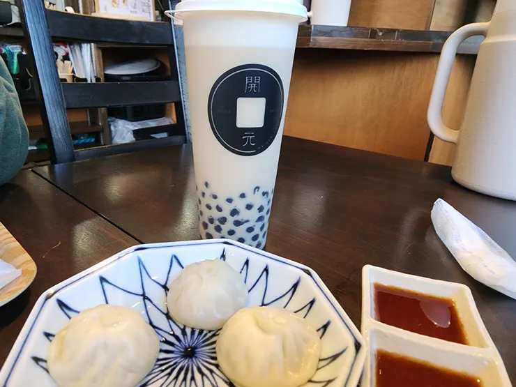 珍珠奶茶與小籠包