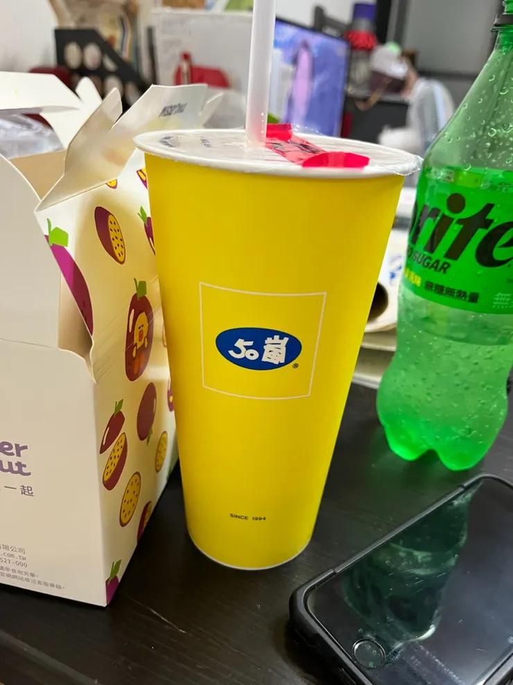 烏龍拿鐵無糖溫。