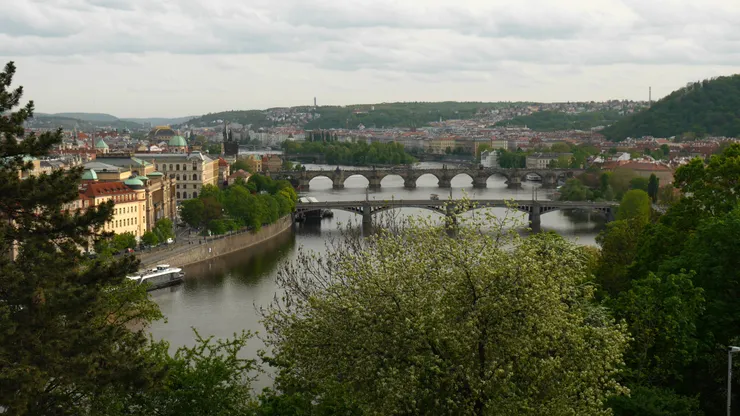 從巨型節拍器看到的風景