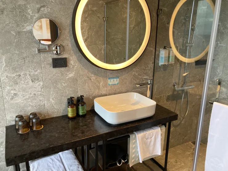 浴室空間小巧,有乾濕分離