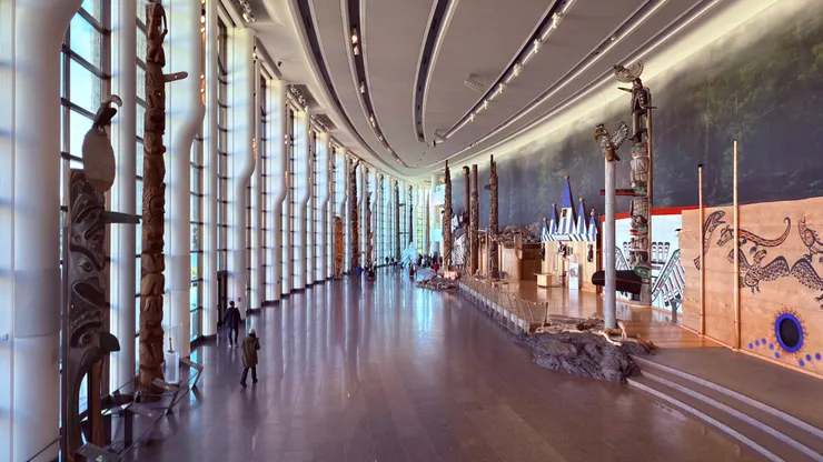 我們要參觀的一樓展廳，這穿透延伸敢太美了。