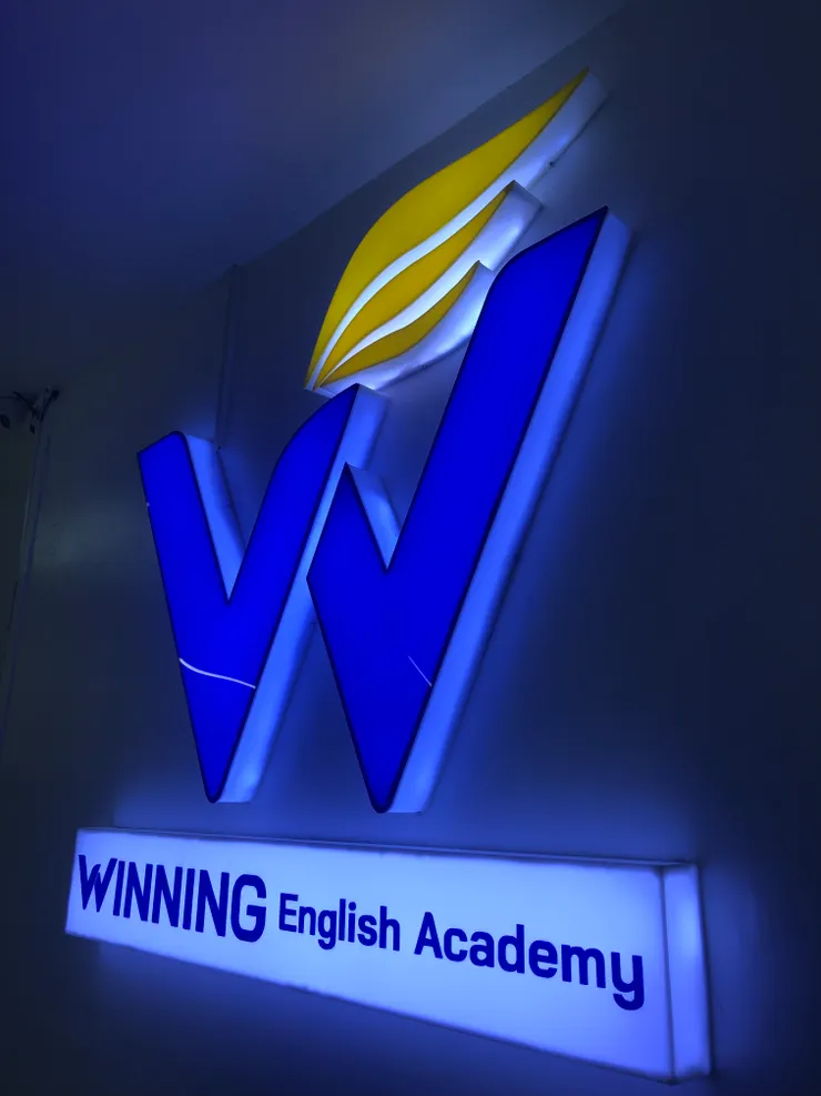 我們學校，發現這裡的老師都非常年輕，很多都22、23