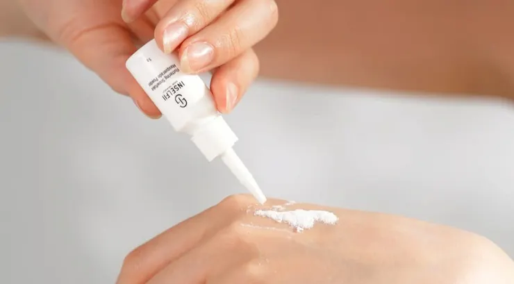 圖說：「Inselfii」韓國創新科技保養品-小微粉，一秒乳化輕鬆打造透亮健康肌。（圖／Inselfii）