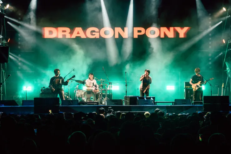 Dragon Pony 2026 浮現祭演出側拍。photo source：浮現祭 EMERGE FEST