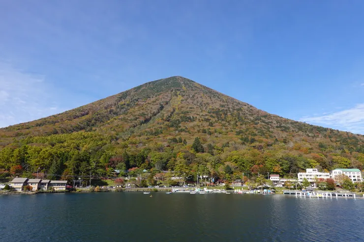 中禪寺湖美景。