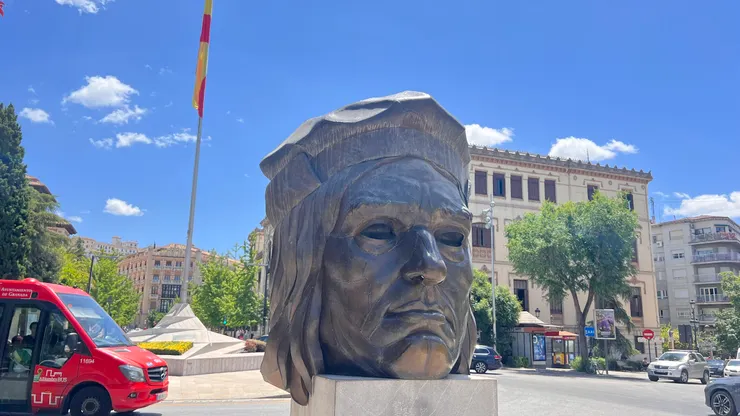 哥倫布大型頭像